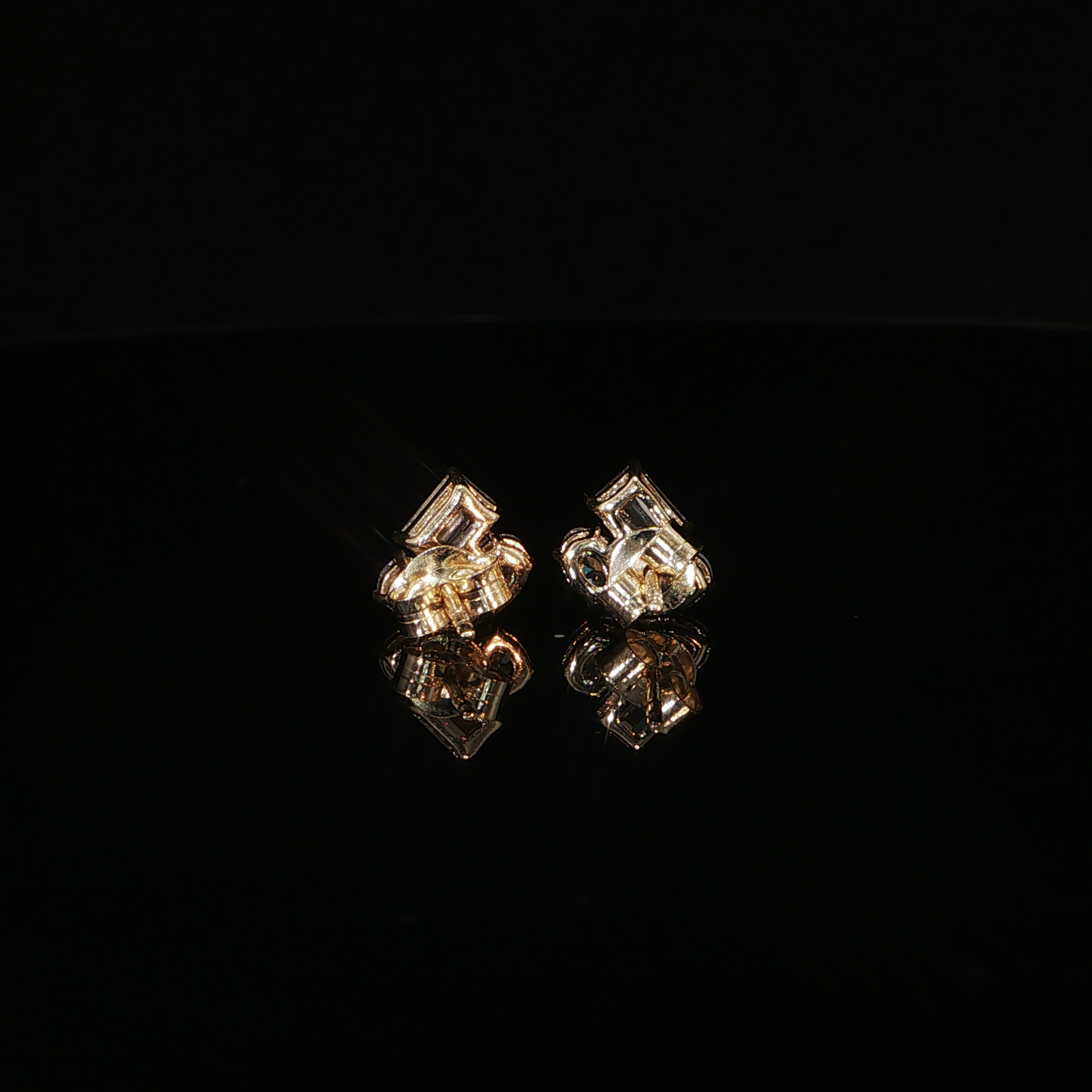 Multi-Stone Diamond Stud Earrings in Yellow Gold – 2.02 CTW E VS1