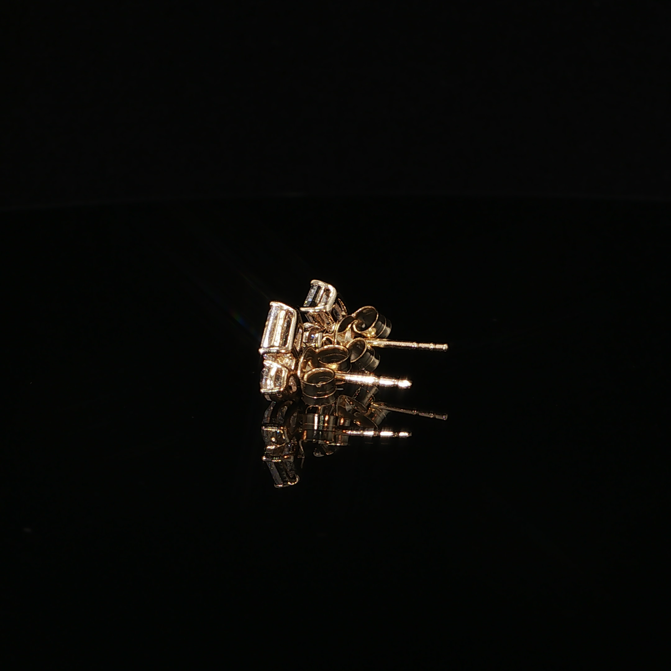 Multi-Stone Diamond Stud Earrings in Yellow Gold – 2.02 CTW E VS1