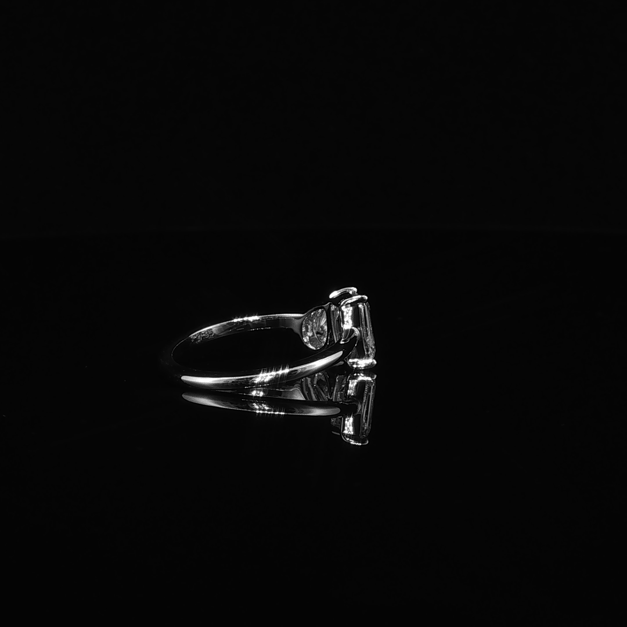 Emerald & Pear Cut Toi et Moi Diamond Ring – 1.95 CTW E VS1 | IRG2462