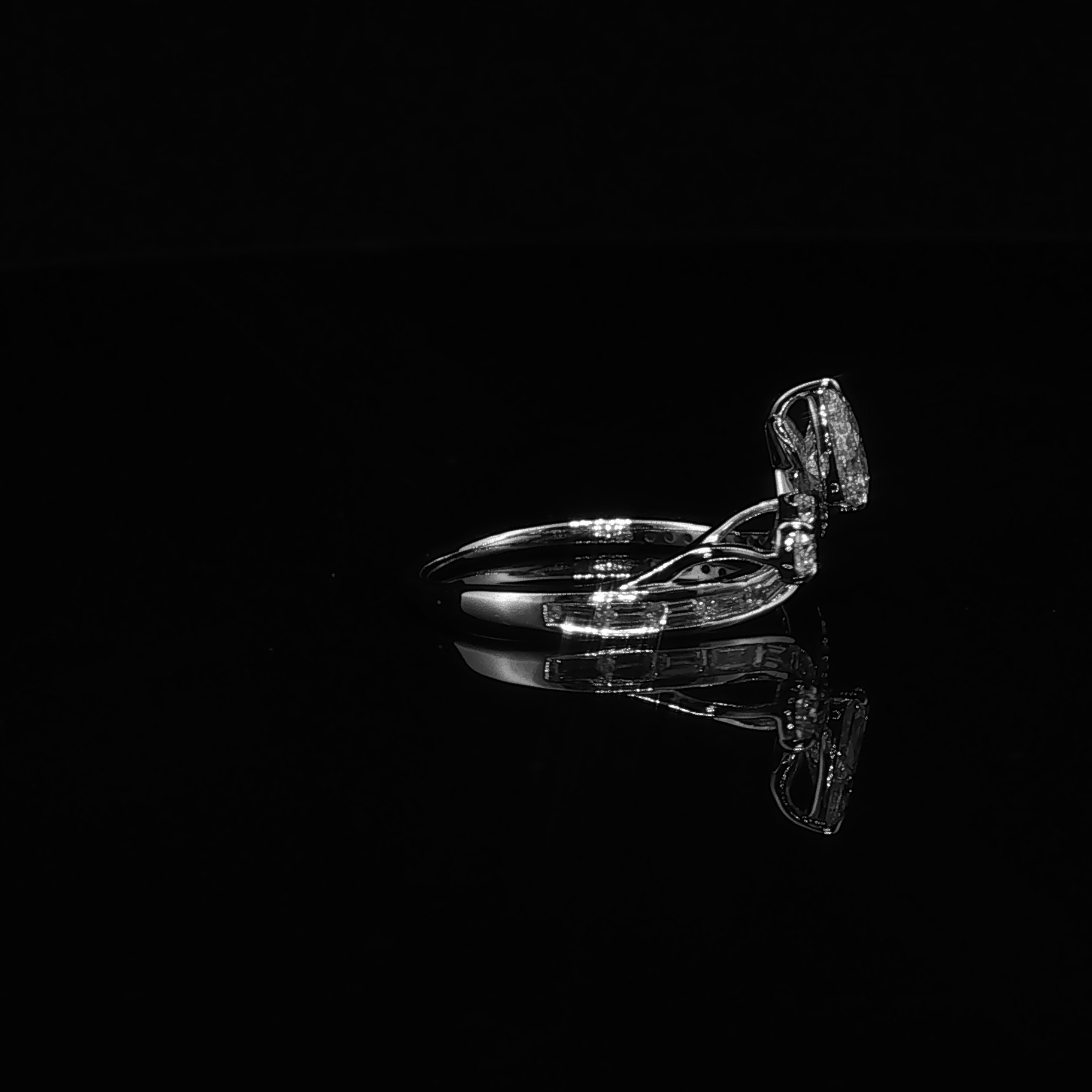 Pear-Shaped Diamond Bypass Ring – 1.04 CTW E VS1 | IRG0094