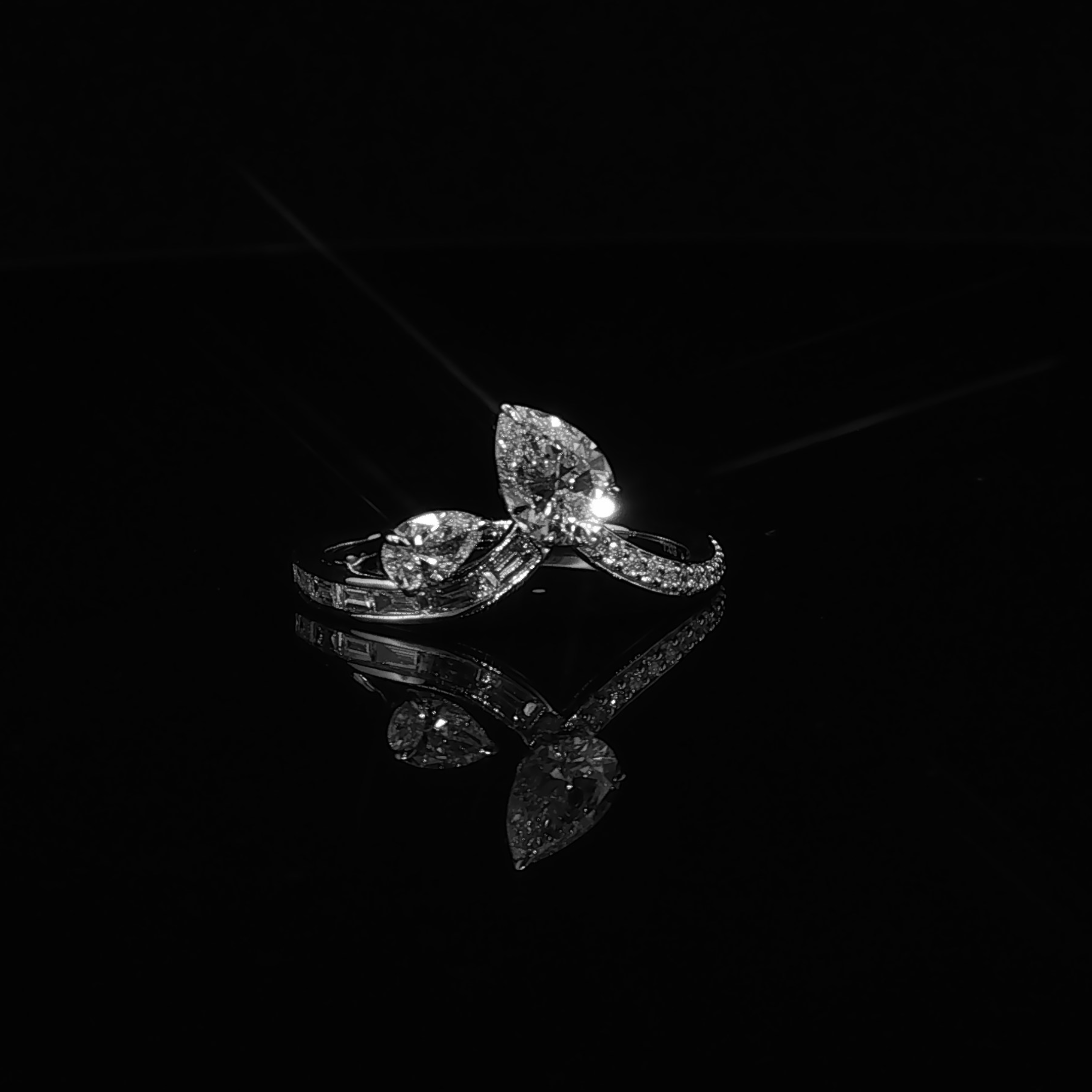 Pear-Shaped Diamond Bypass Ring – 1.04 CTW E VS1 | IRG0094